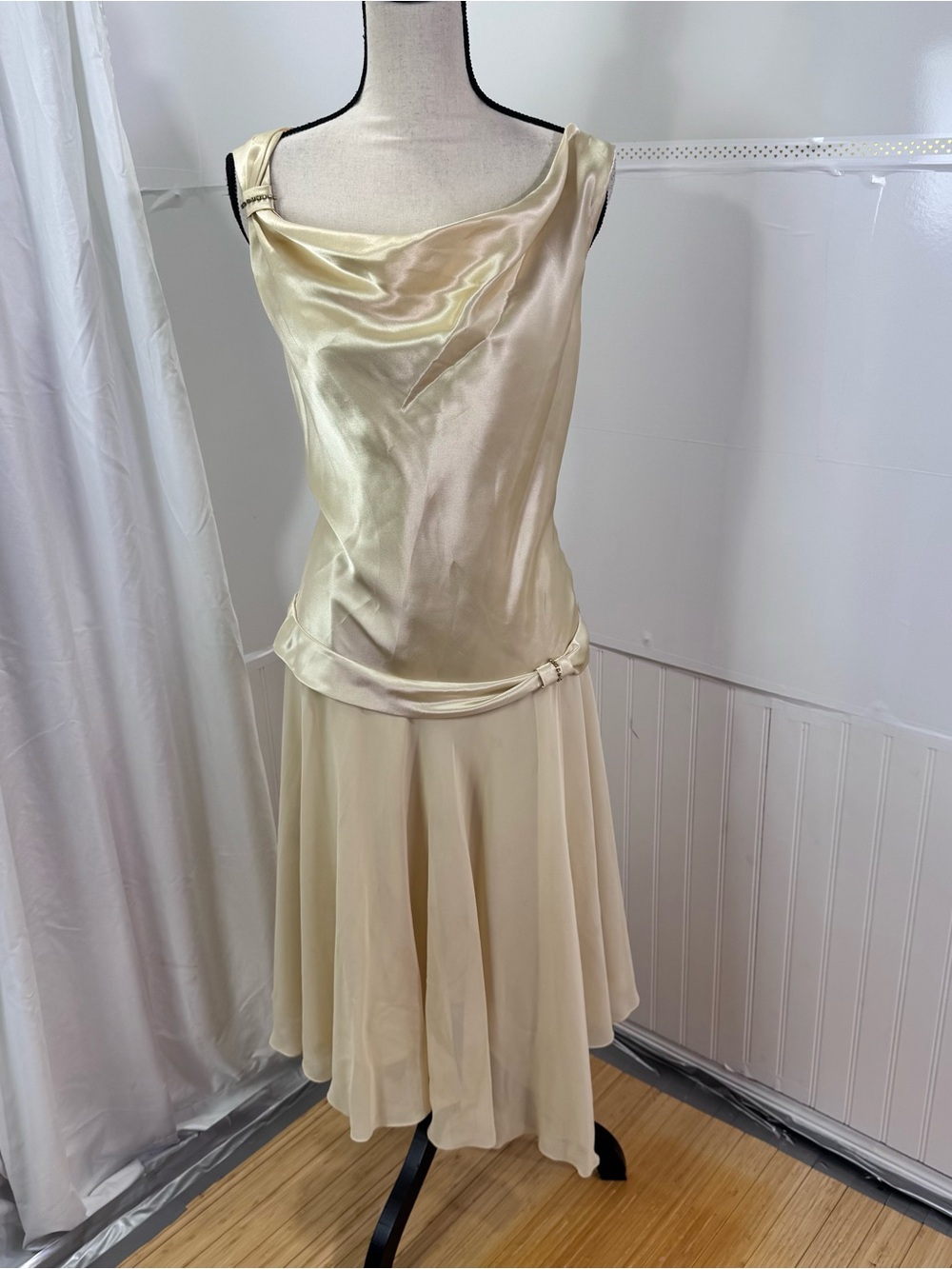 Vintage Liz Claiborne Ivory Satin Drop Waist Midi Dress – Size 12 - Picture 2 of 10